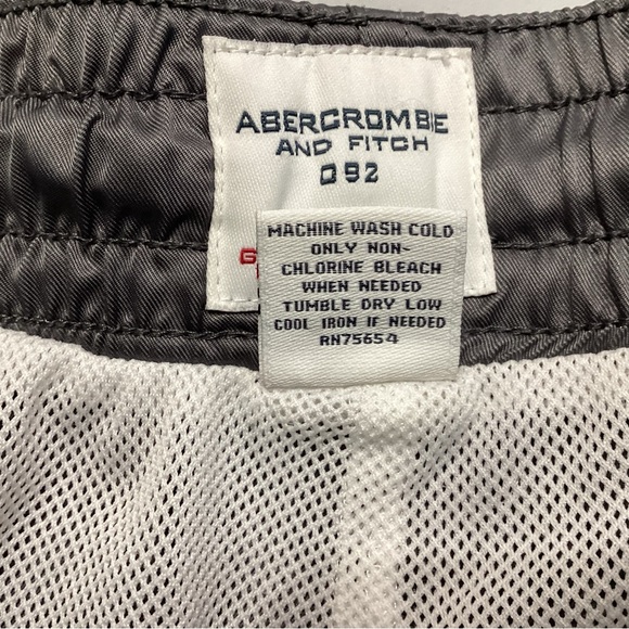 Abercrombie & Fitch Men’s Board Lined Shorts - Small - Picture 8 of 9